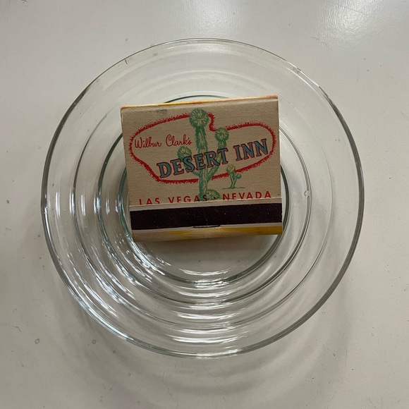 Wilbur Clark's Desert Inn Las Vegas, Nevada Souvenir Matchbook Ashtray Set - Picture 7 of 8